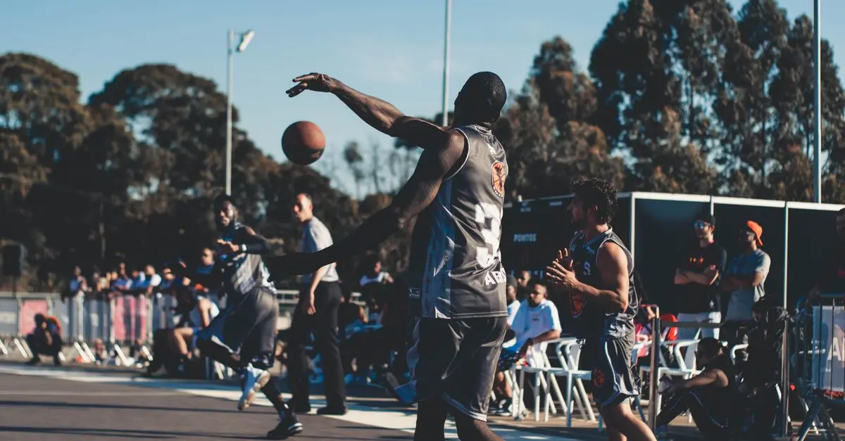 Comment Devenir un Super Fan de Basketball : Guide Pratique
