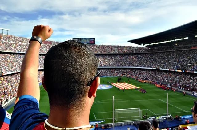 Comment Créer des Chants de Supporters Uniques au Basketball
