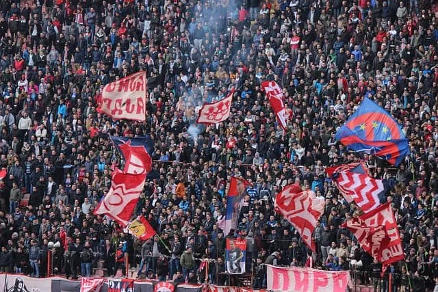 10 Chants de Supporters Incontournables au Basketball