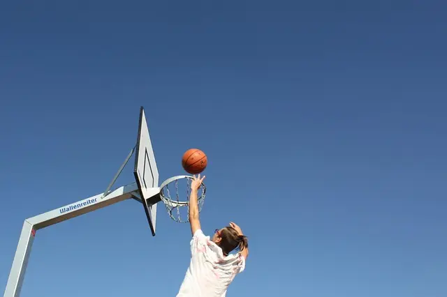 10 astuces pour créer des chants de supporters uniques au basketball
