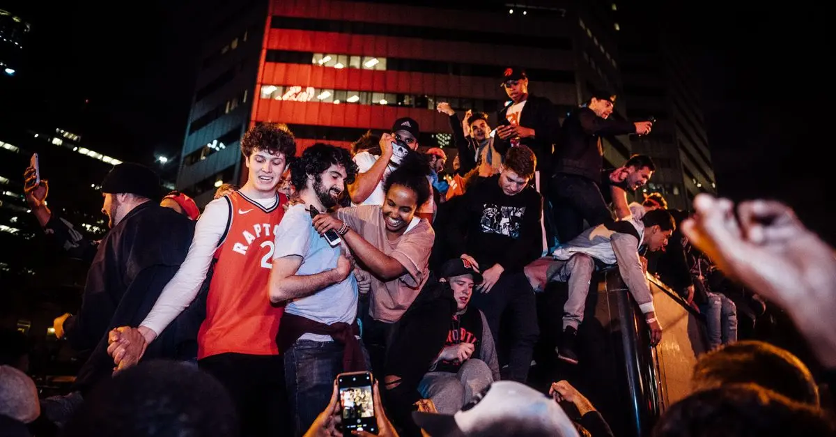 Les meilleures façons de se connecter avec d'autres fans de basket