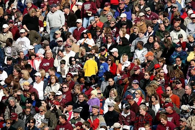 Comment Créer des Chants de Supporters Uniques au Basketball