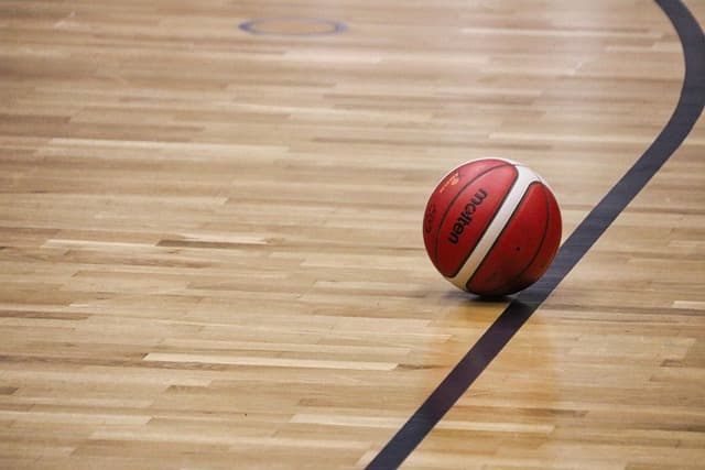 Comment Créer Votre Propre Fan Club de Basketball