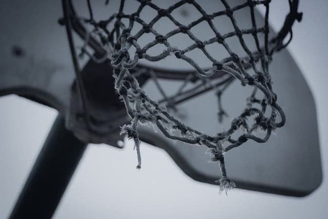 Comment Créer une Ambiance de Match Parfaite pour le Basketball